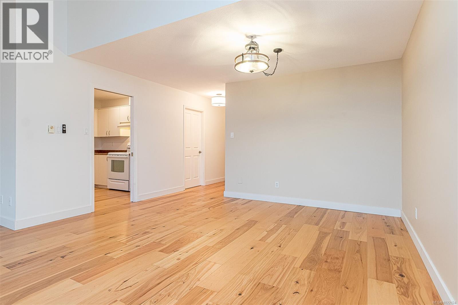 #14 100 ABBEY LANE - 18