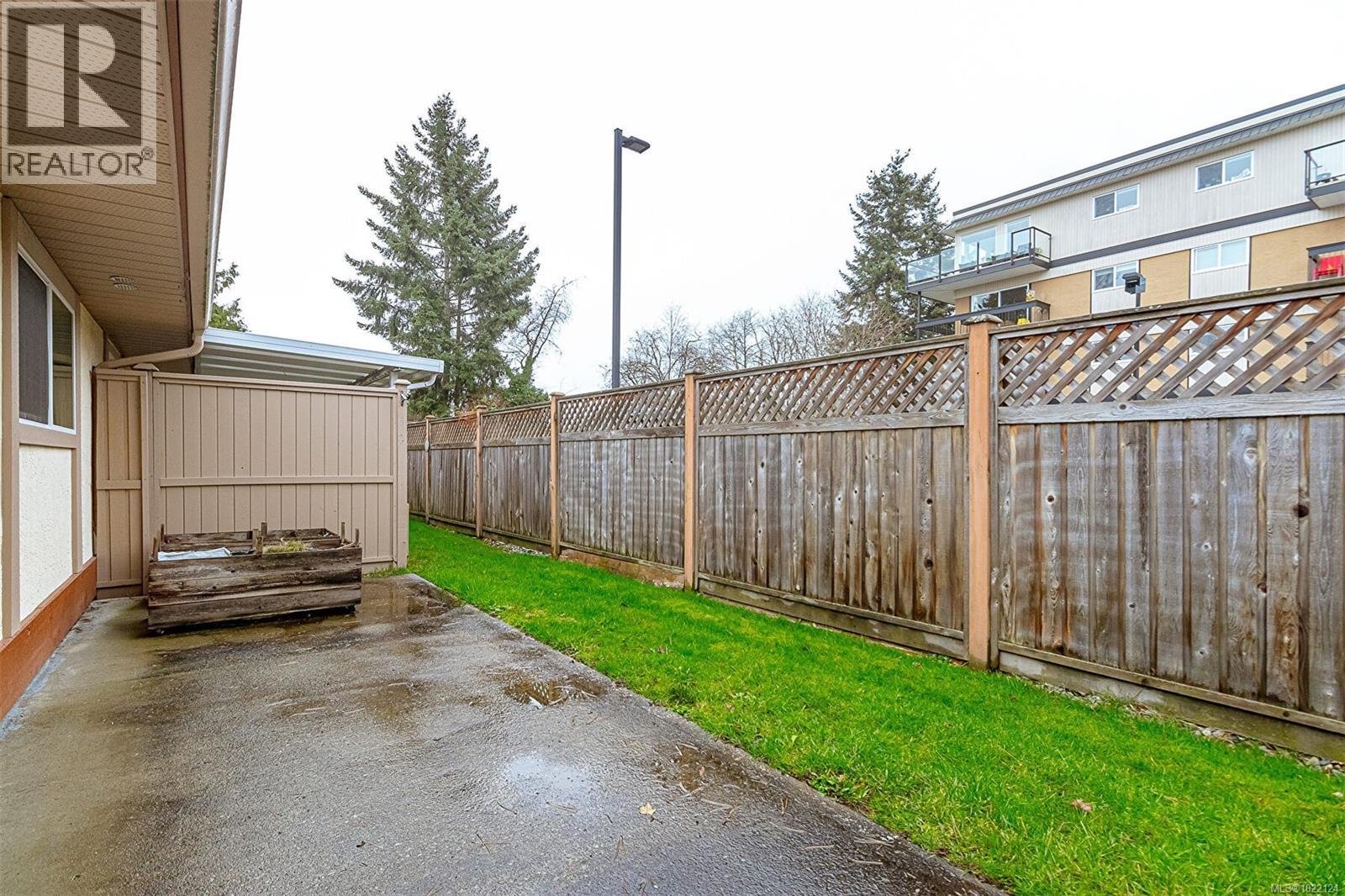 #14 100 ABBEY LANE - 35