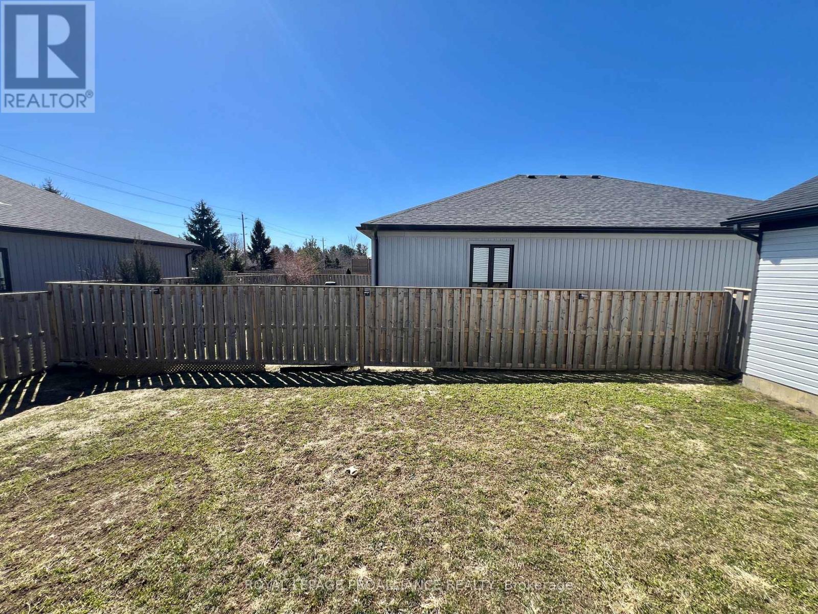 26 CURTIS STREET — photo 28