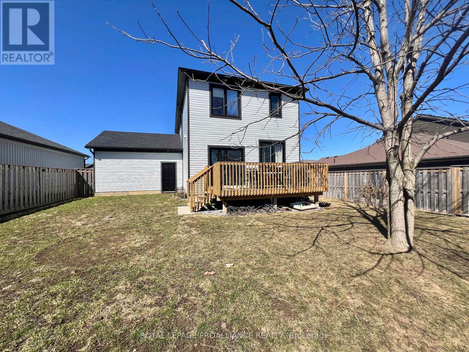 26 CURTIS STREET — photo 30