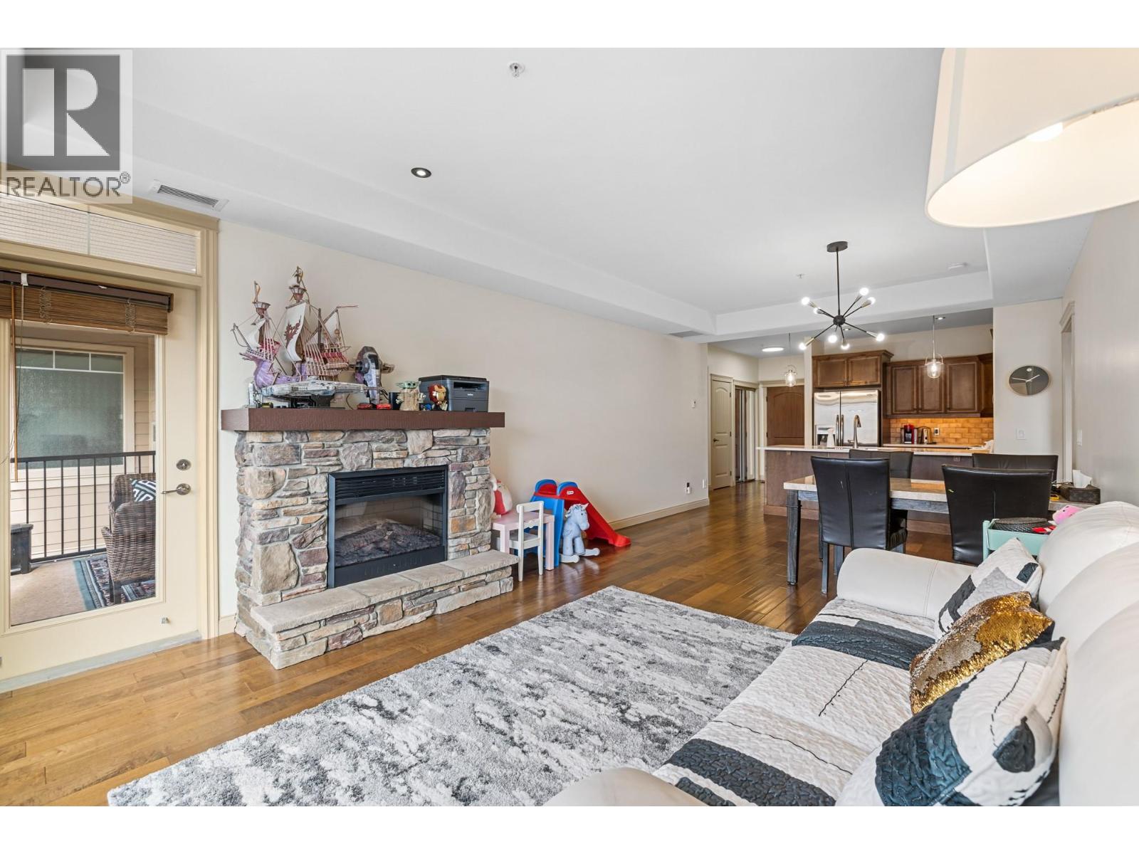 #202 2770 AUBURN ROAD - 8