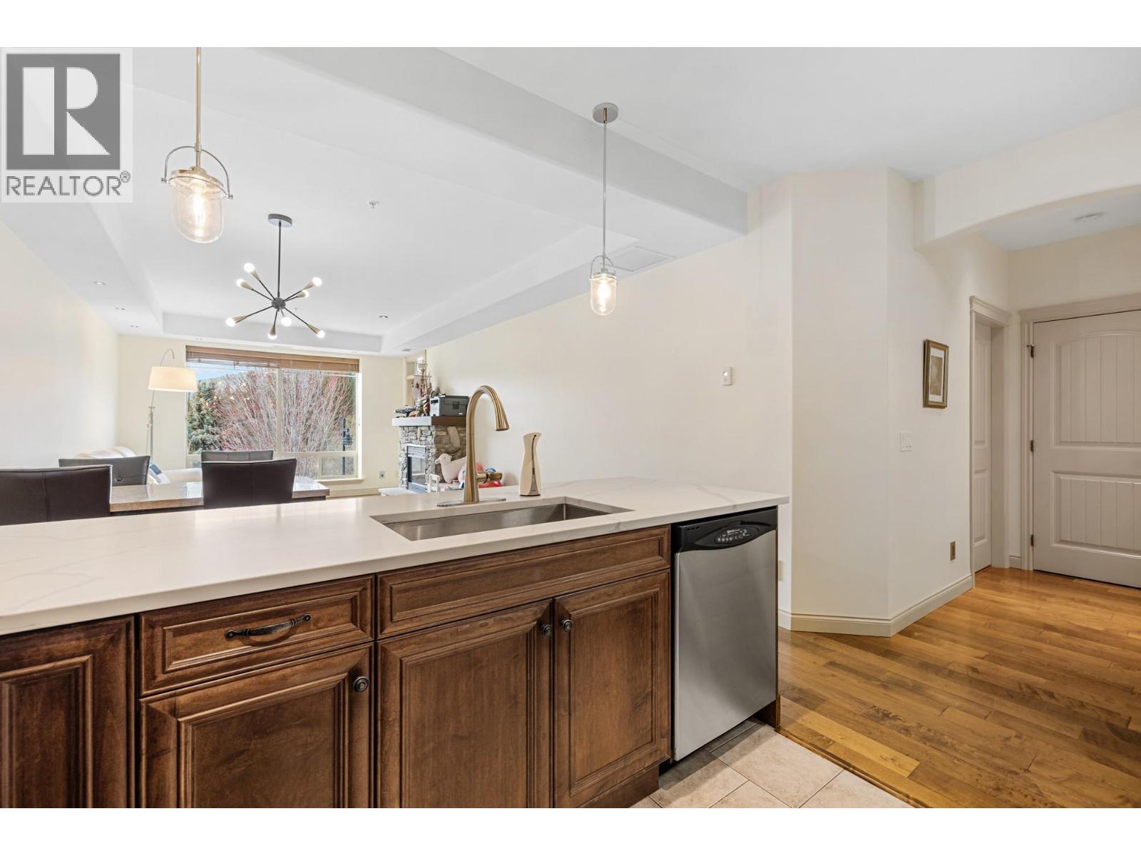 #202 2770 AUBURN ROAD - 10