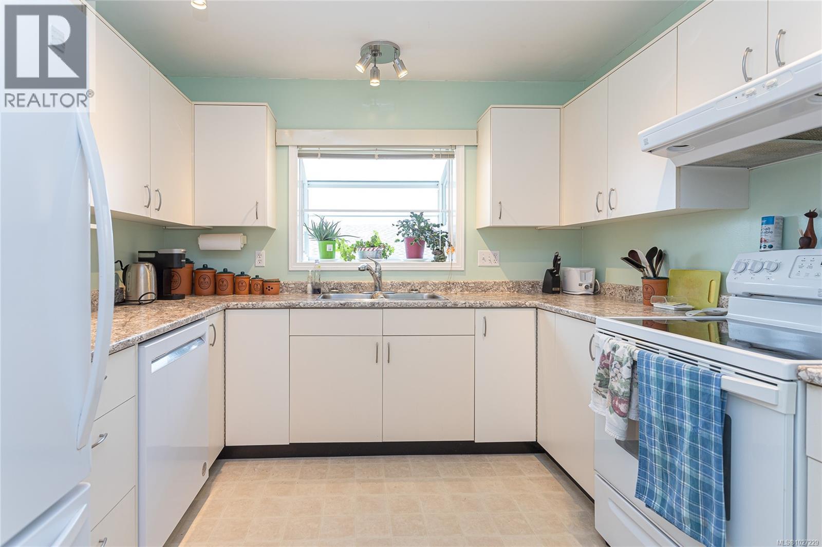 #8 100 ABBEY LANE - 15