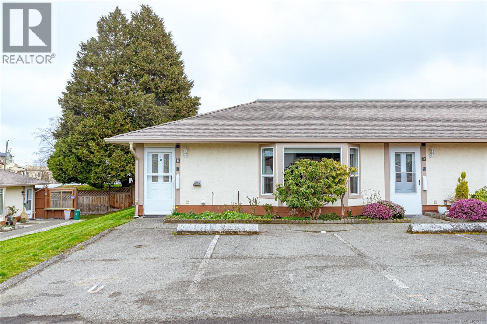 #8 100 ABBEY LANE - 4