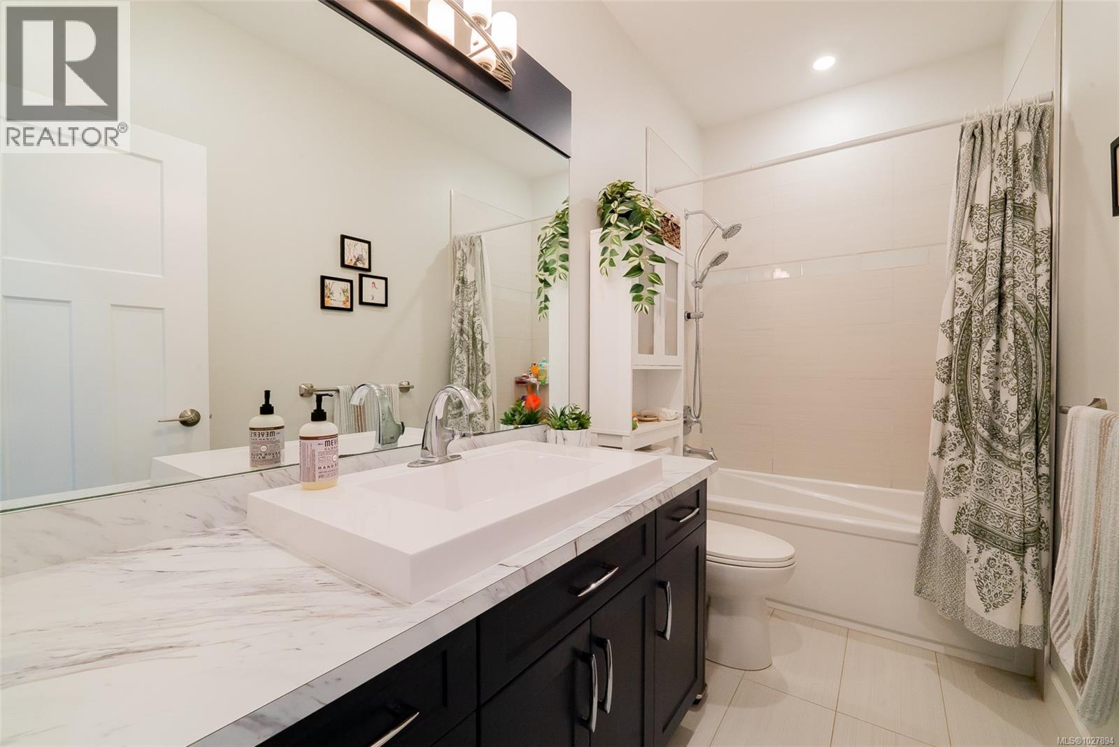 628 JOHN WILSON PL - 44