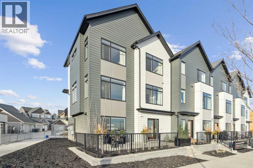 Single Family House for Sale in  Quesnay Wood Drive SW Currie Barracks Calgary 