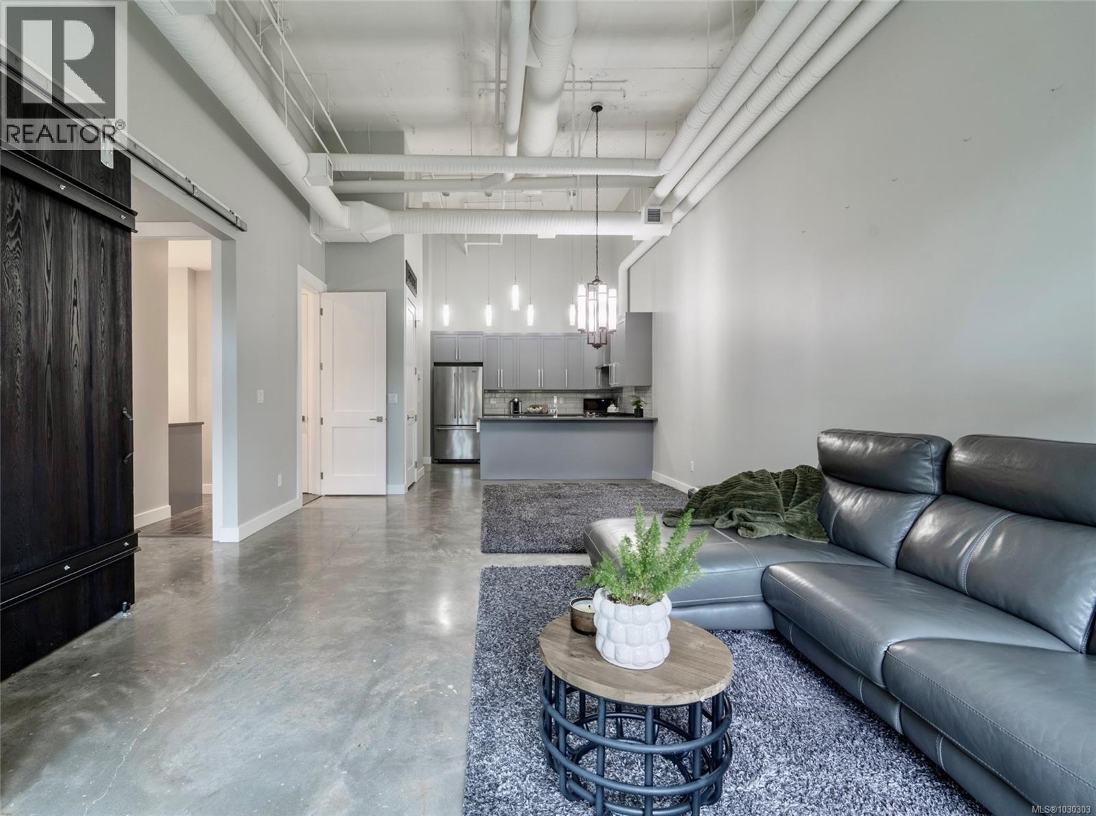 #108 2049 COUNTRY CLUB WAY - Image 3