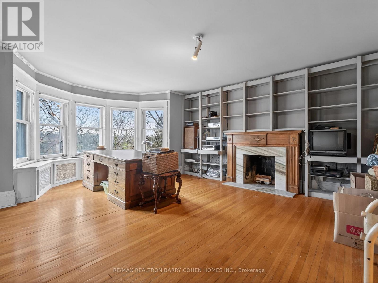 27 OLD YONGE STREET - 18