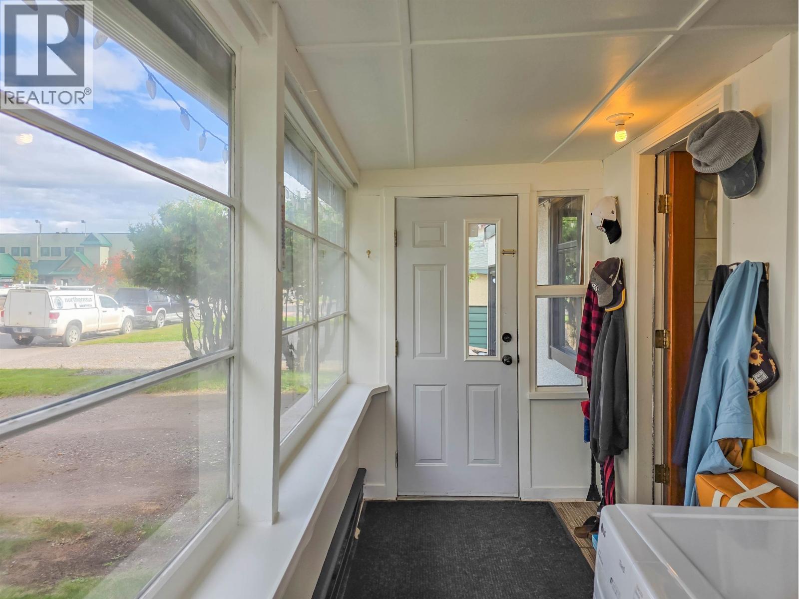 3883 3RD Avenue, Smithers