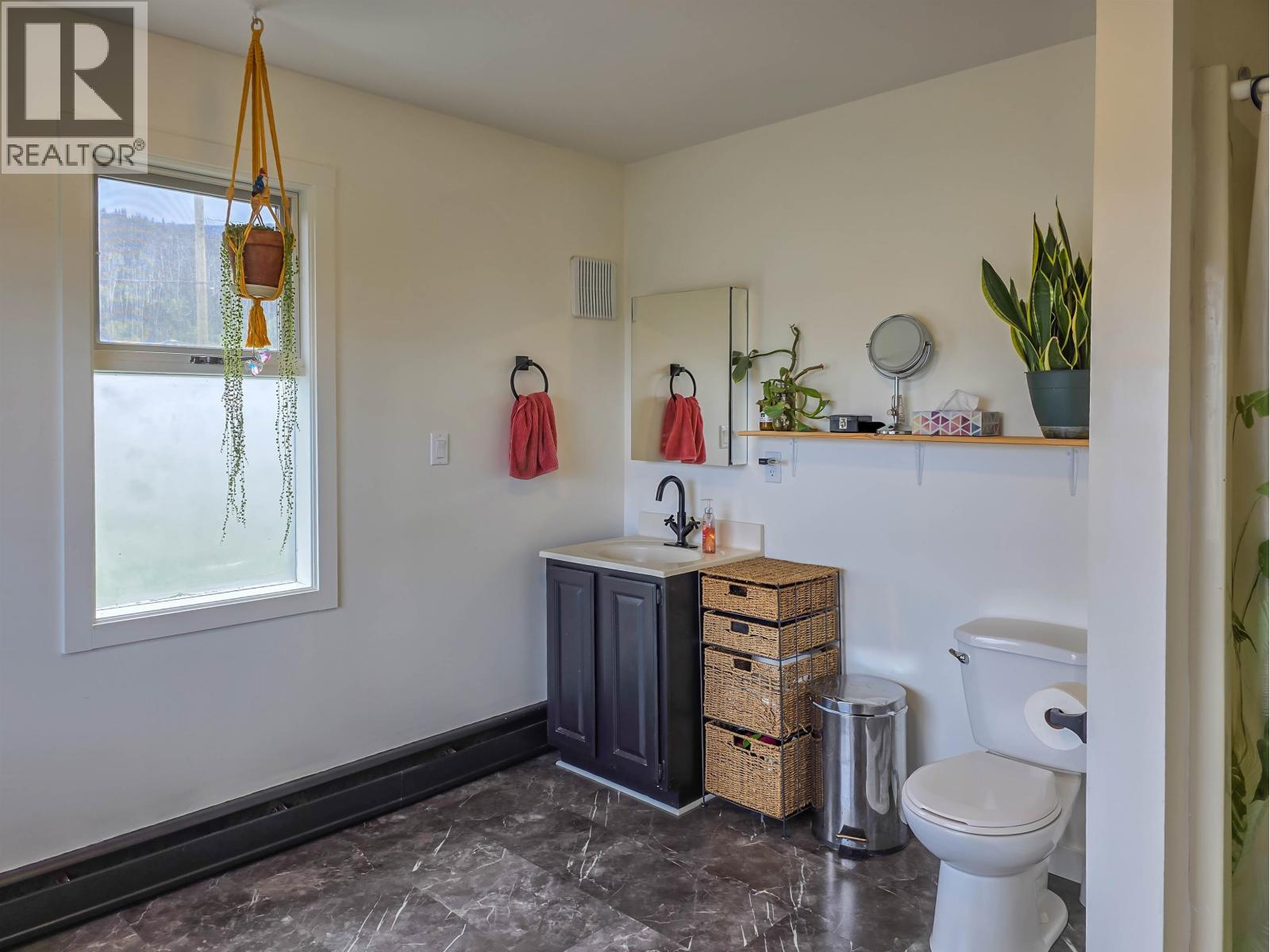 3883 3RD Avenue, Smithers