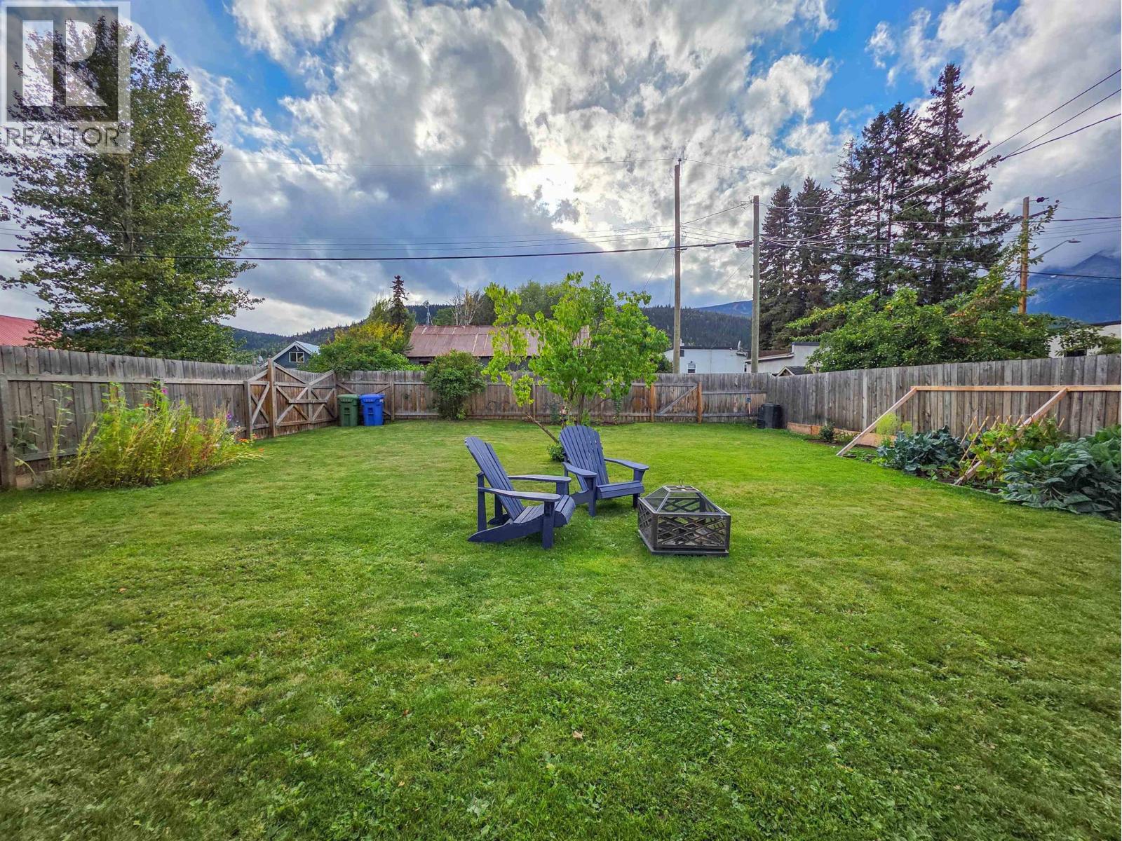 3883 3RD Avenue, Smithers