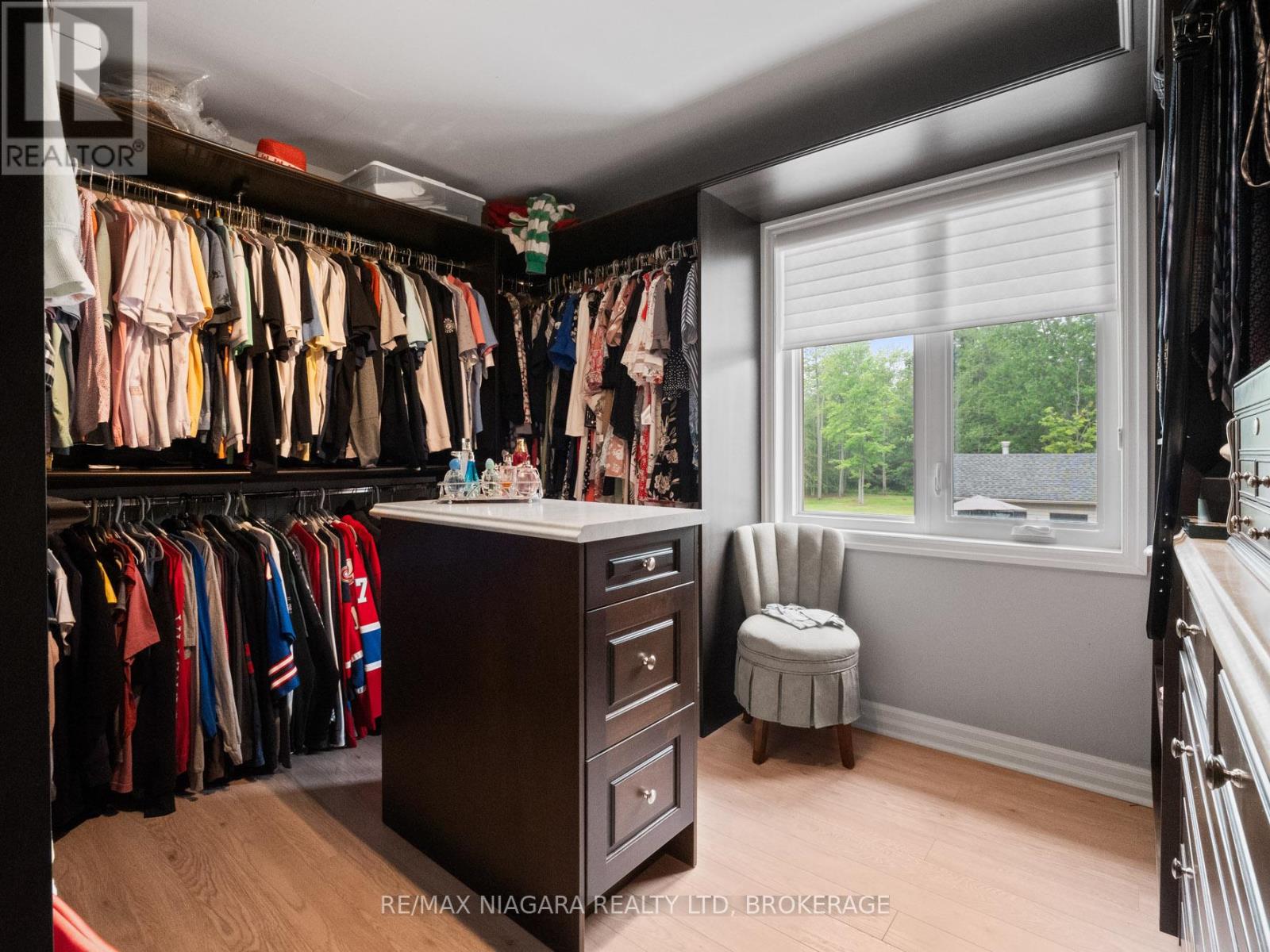 2738 MOYER STREET - 28