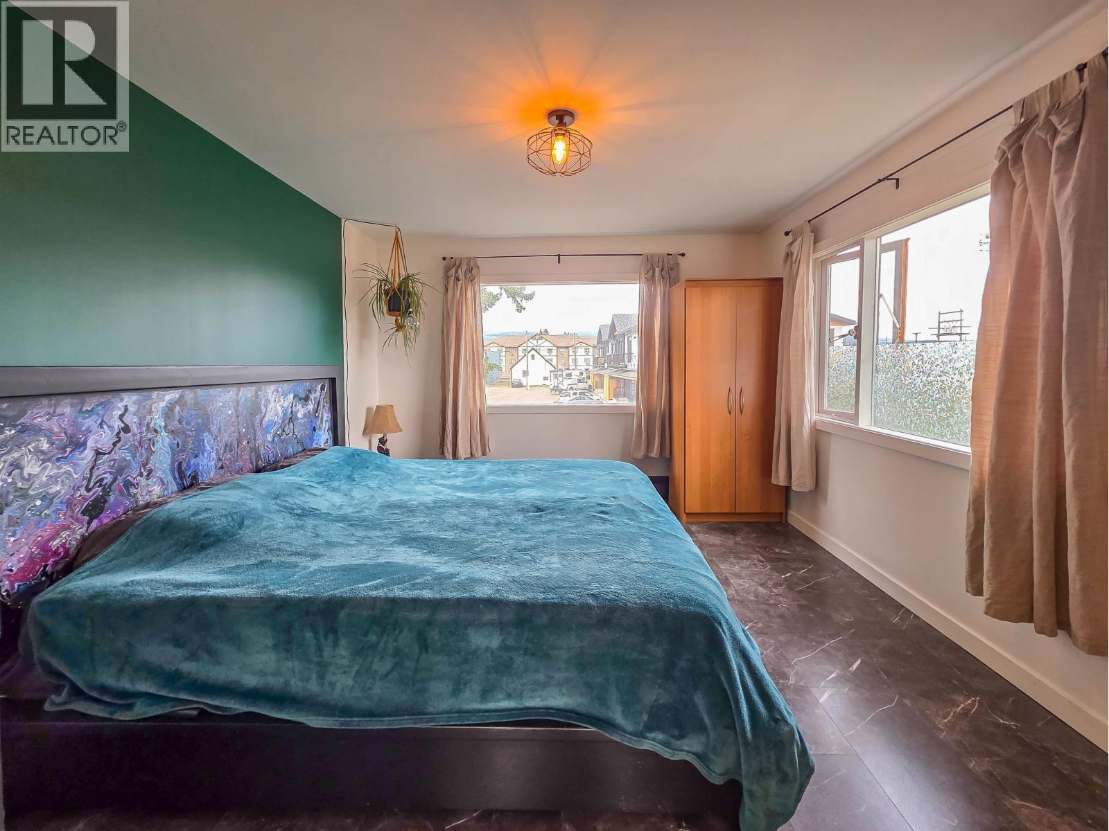 3883 3RD AVENUE - 23