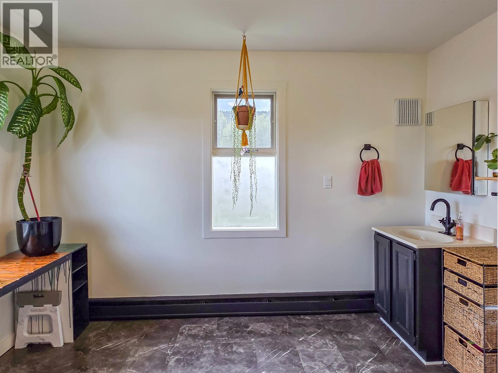 3883 3RD AVENUE - 26