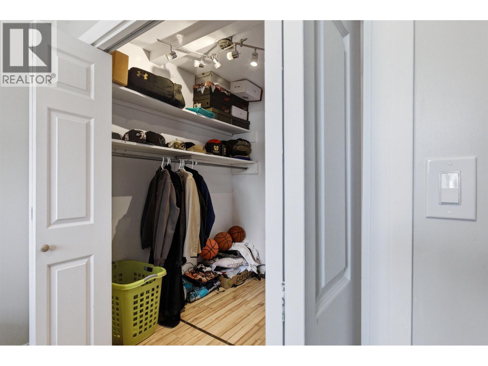 411 RICHARD STREET - 14