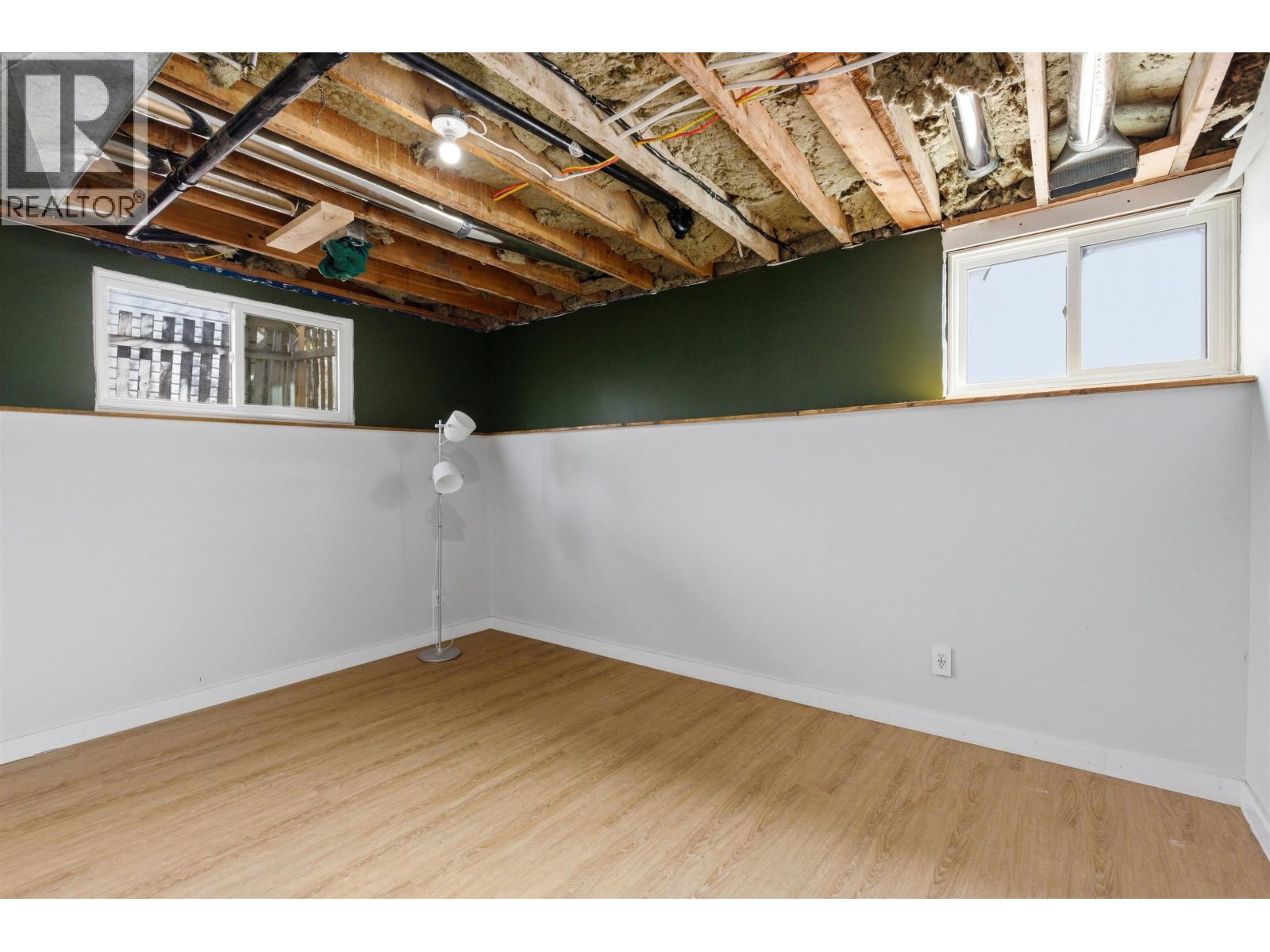 411 RICHARD STREET - 17