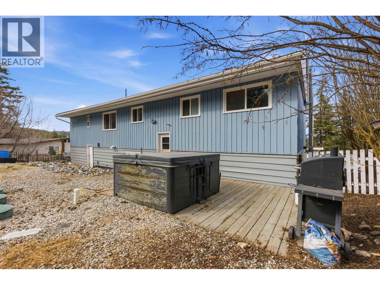 411 RICHARD STREET - 25