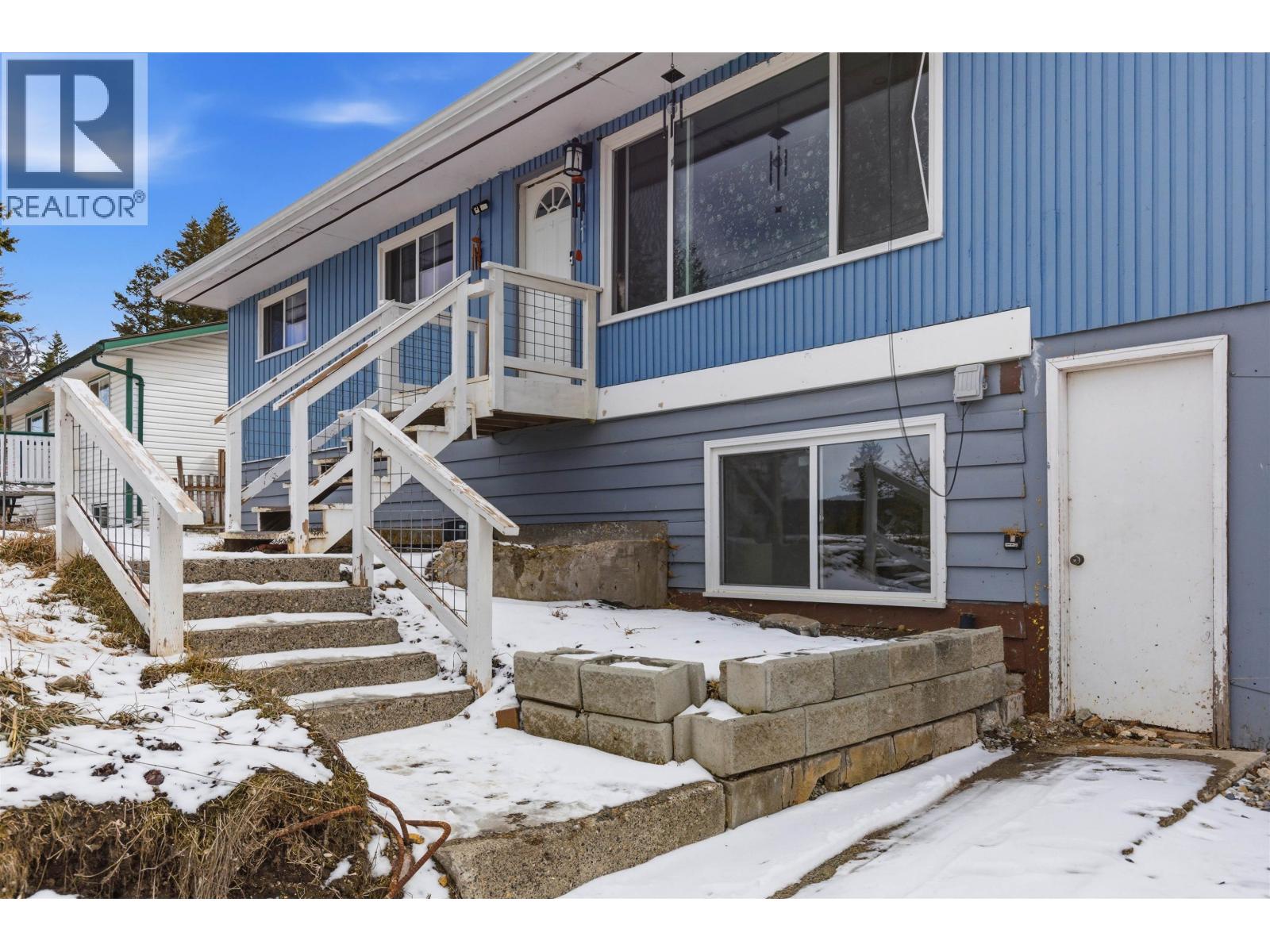 411 RICHARD STREET - 26