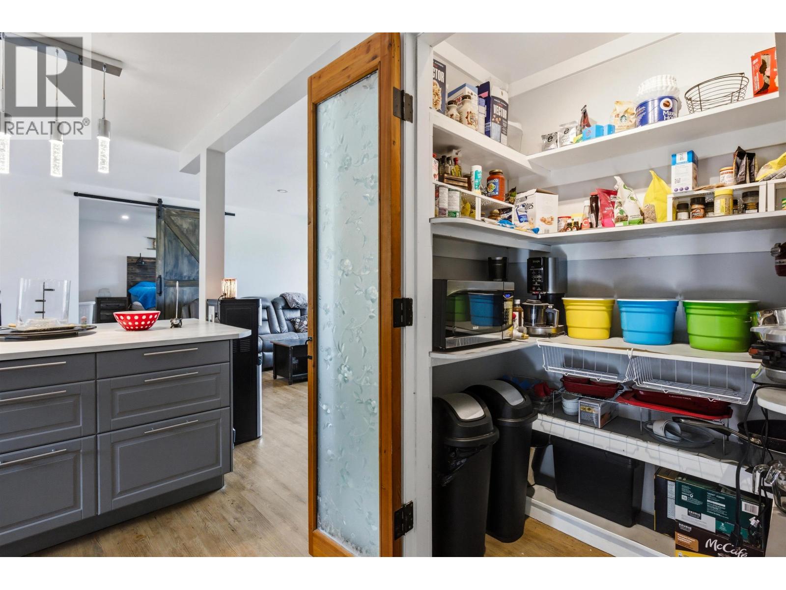 411 RICHARD STREET - 4