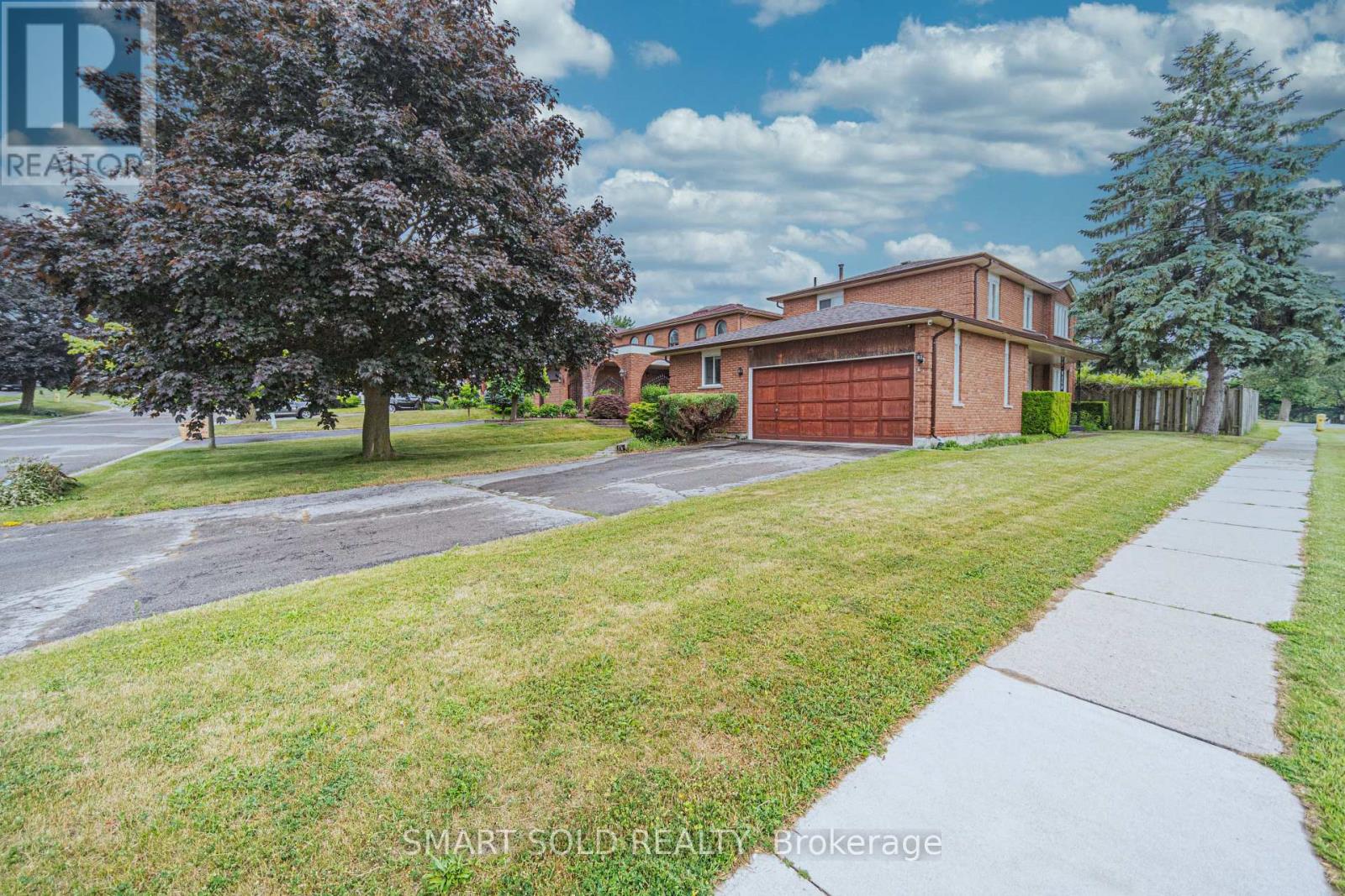 217 WAVERLY STREET N - 1
