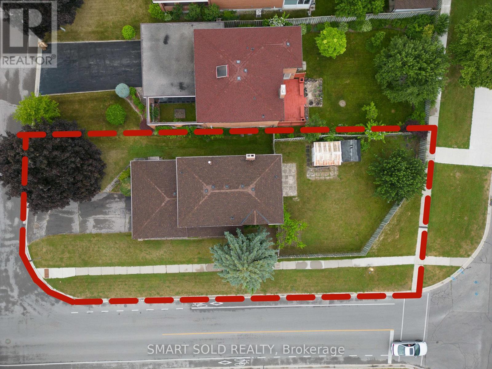 217 WAVERLY STREET N - 4