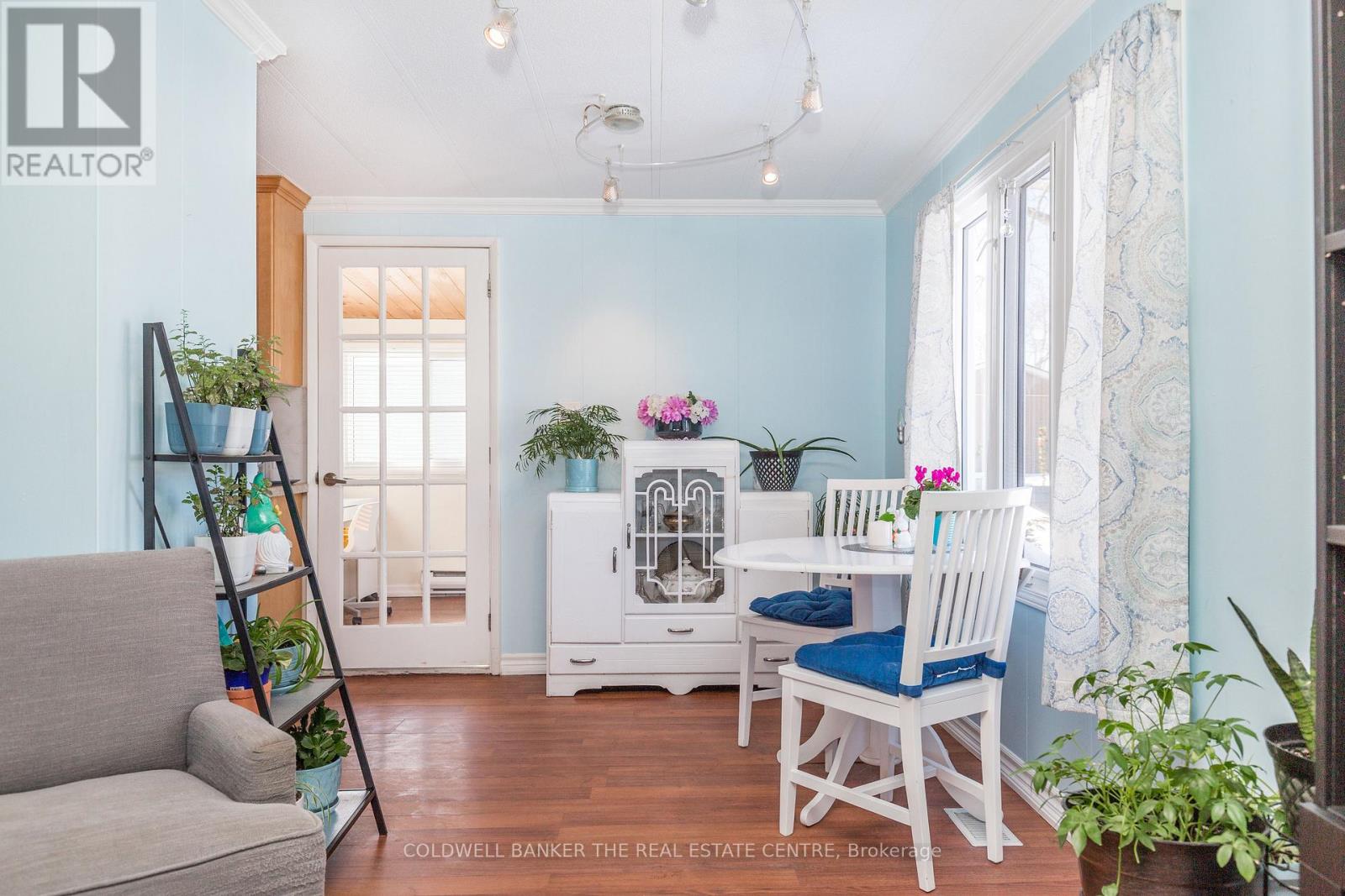 5 BROADWAY AVENUE - 6