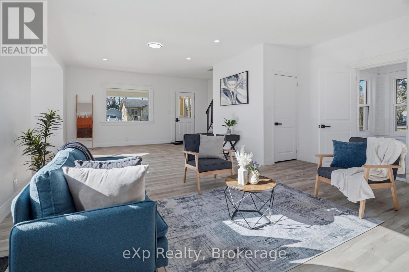 Single Family House for Sale in  WILLIAM STREET W North Middlesex (Parkhill) 