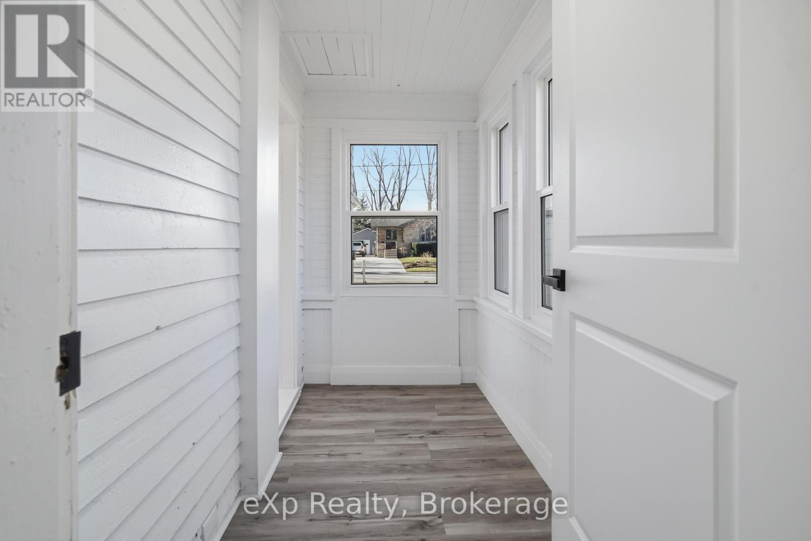 Single Family House for Sale in  WILLIAM STREET W North Middlesex (Parkhill) 