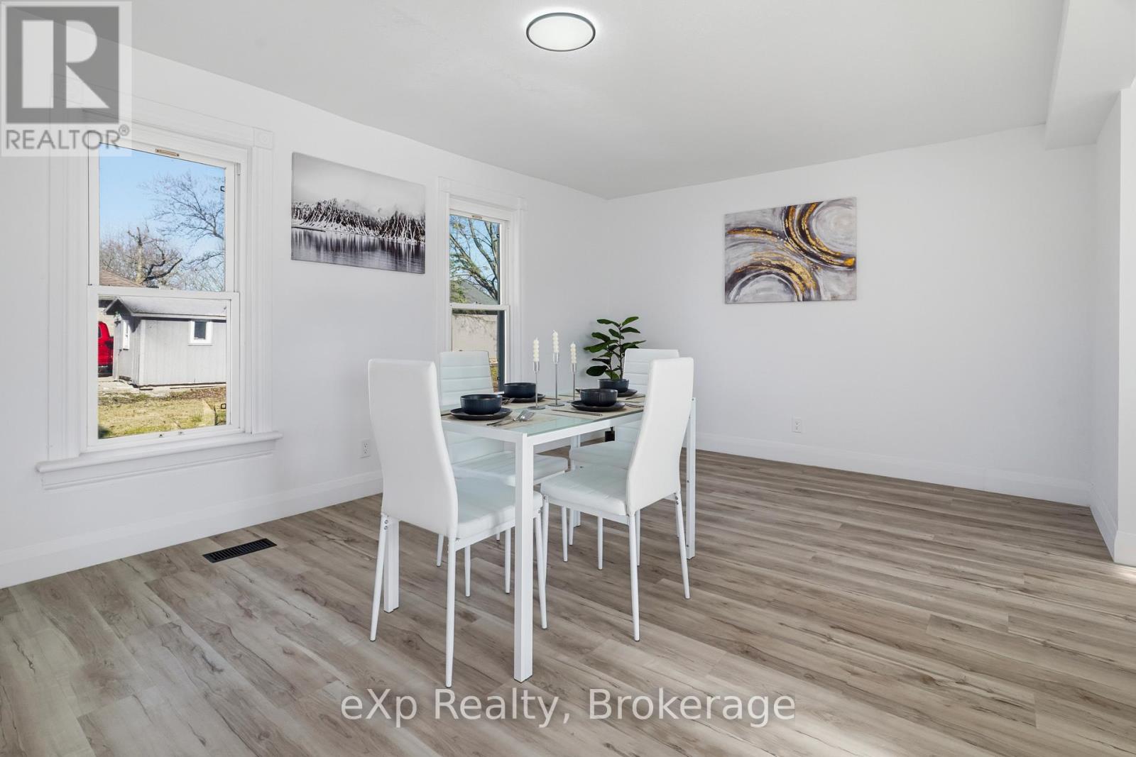 Single Family House for Sale in  WILLIAM STREET W North Middlesex (Parkhill) 