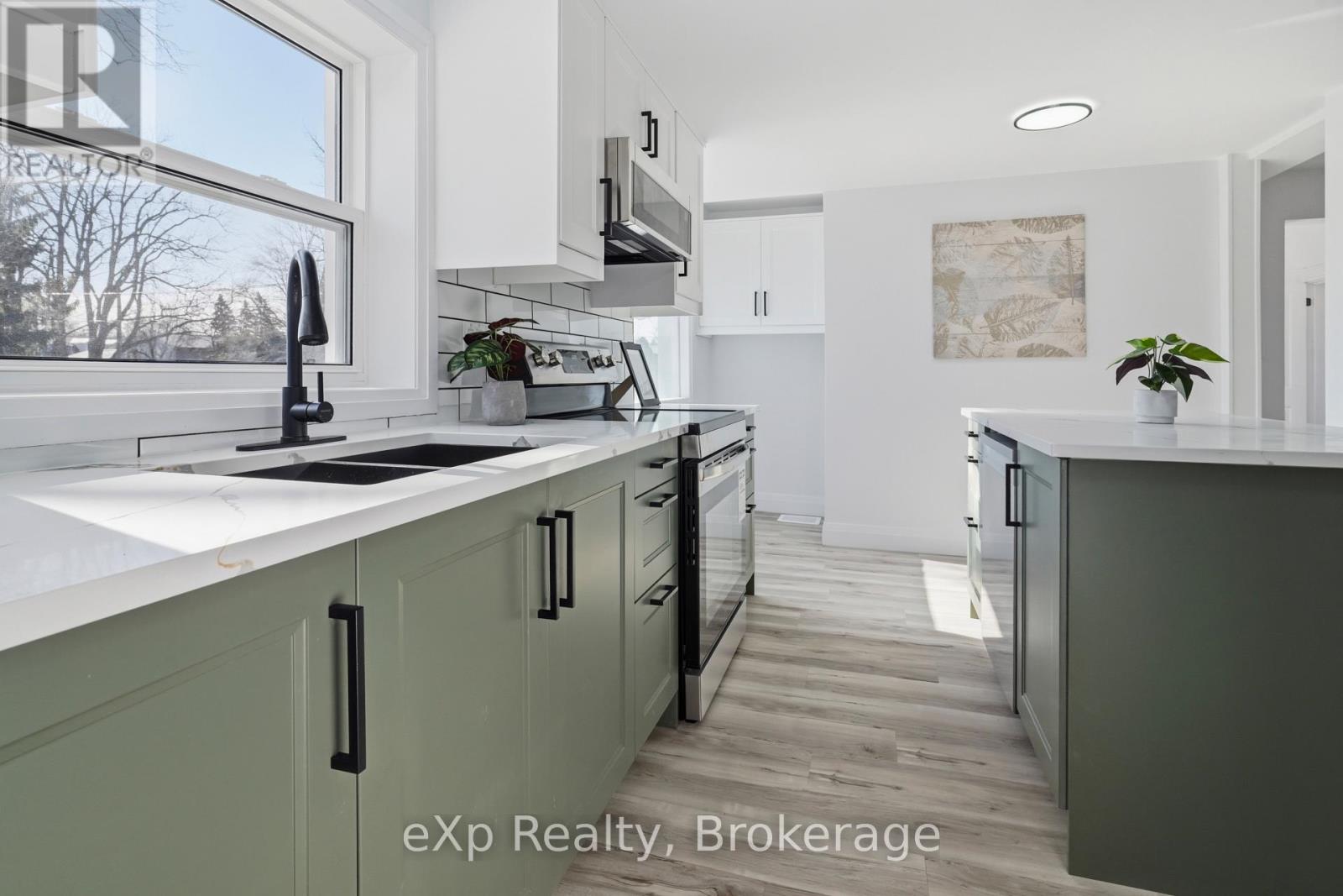 Single Family House for Sale in  WILLIAM STREET W North Middlesex (Parkhill) 