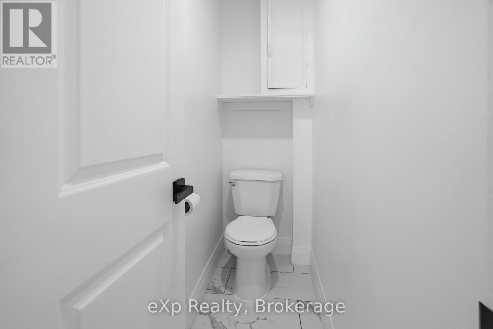 Single Family House for Sale in  WILLIAM STREET W North Middlesex (Parkhill) 