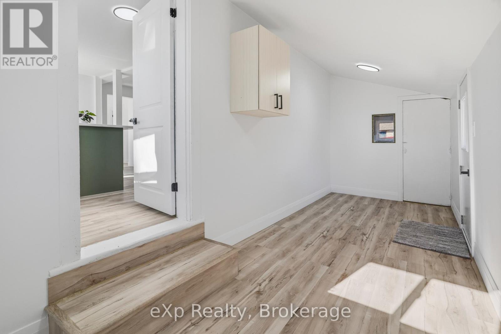 Single Family House for Sale in  WILLIAM STREET W North Middlesex (Parkhill) 