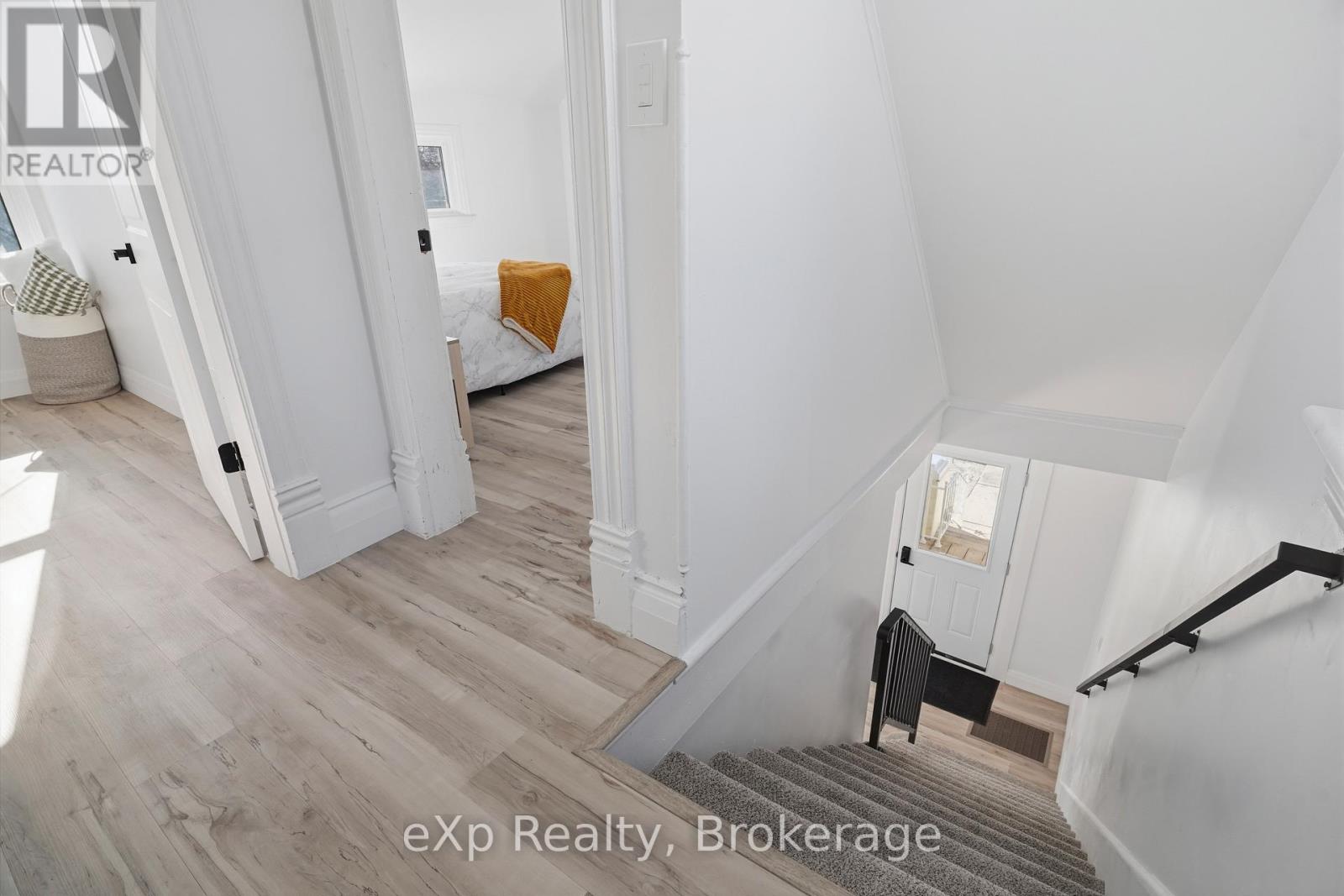 Single Family House for Sale in  WILLIAM STREET W North Middlesex (Parkhill) 