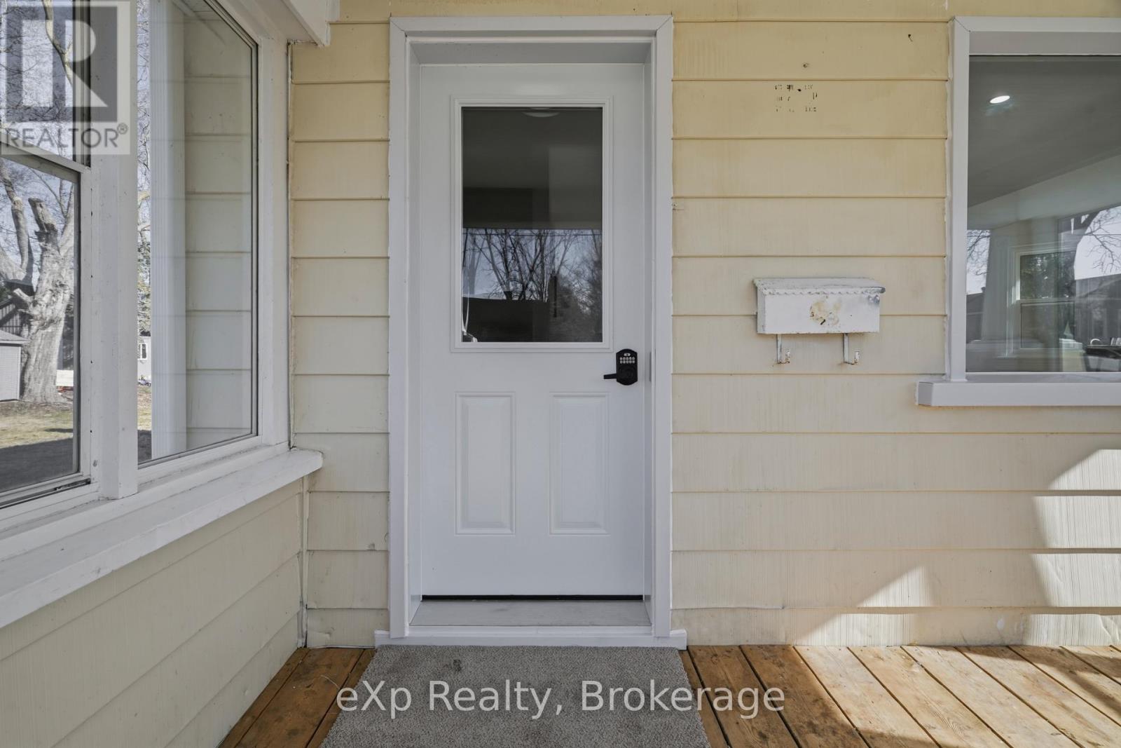 Single Family House for Sale in  WILLIAM STREET W North Middlesex (Parkhill) 