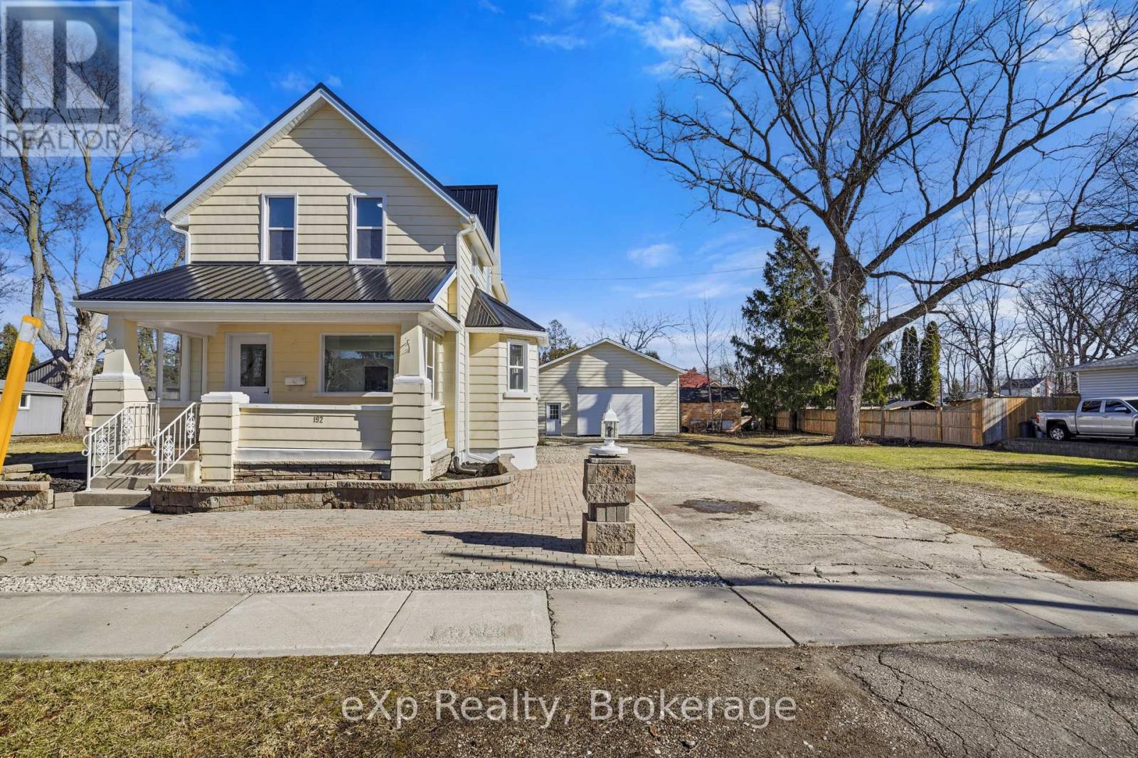 Single Family House for Sale in  WILLIAM STREET W North Middlesex (Parkhill) 