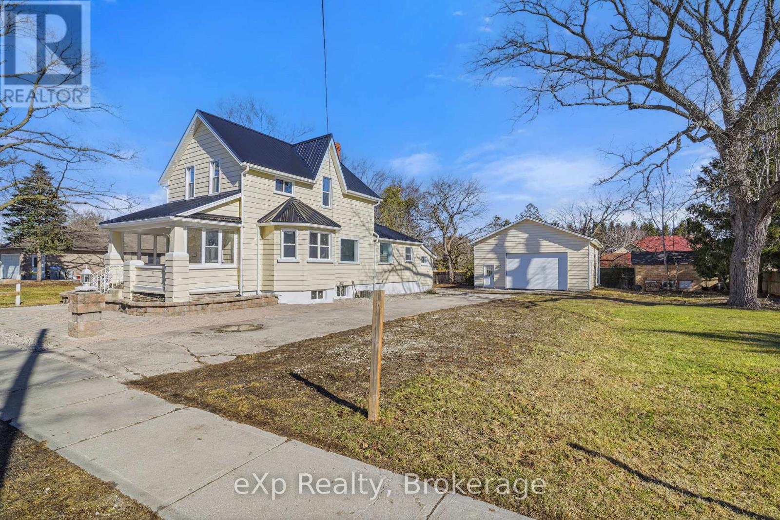 Single Family House for Sale in  WILLIAM STREET W North Middlesex (Parkhill) 