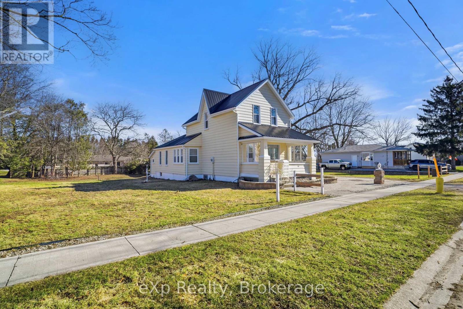 Single Family House for Sale in  WILLIAM STREET W North Middlesex (Parkhill) 