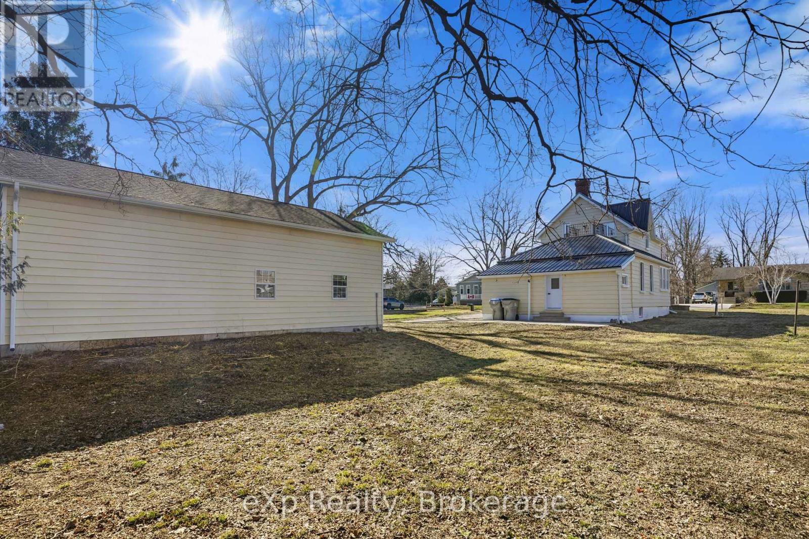 Single Family House for Sale in  WILLIAM STREET W North Middlesex (Parkhill) 