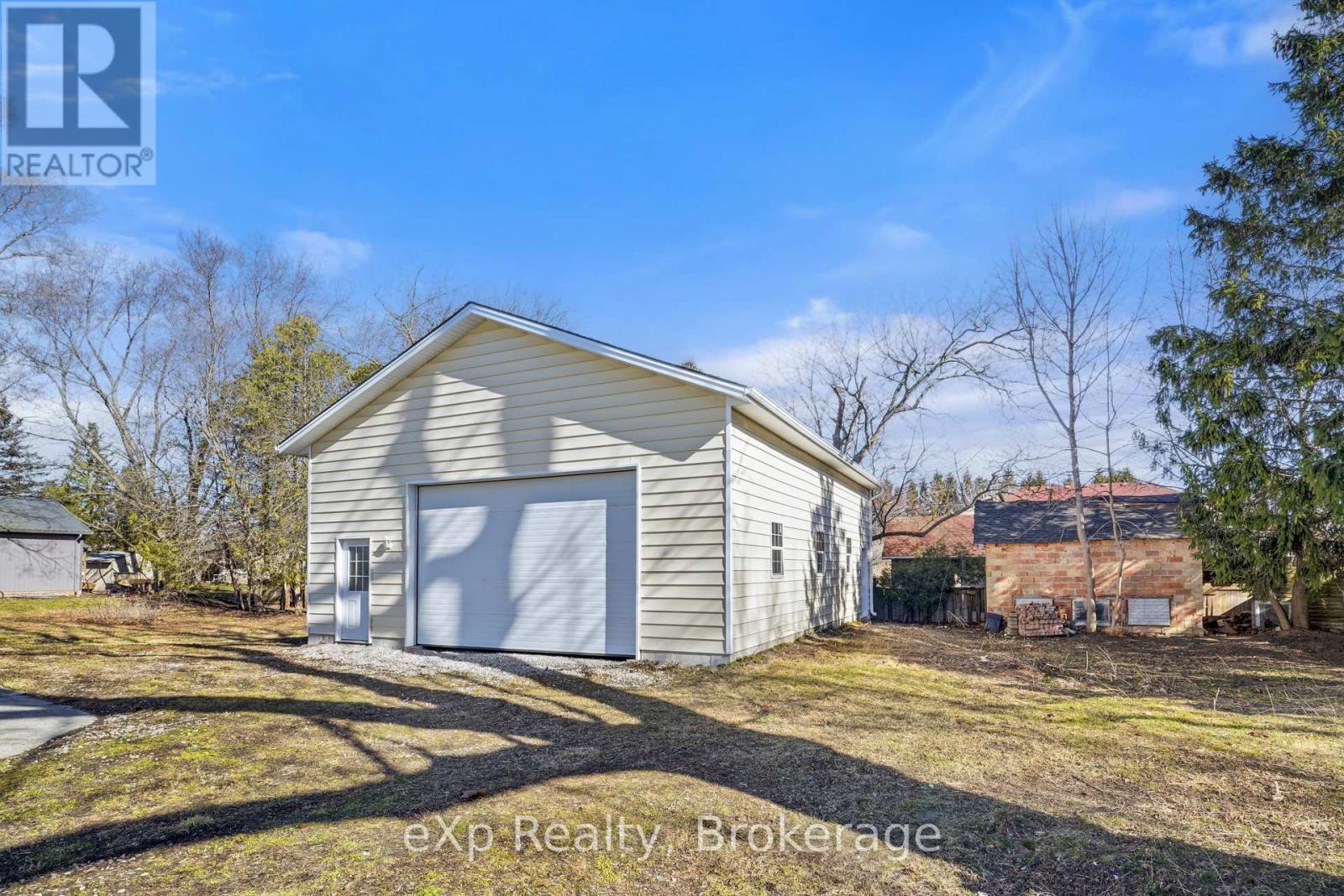 Single Family House for Sale in  WILLIAM STREET W North Middlesex (Parkhill) 