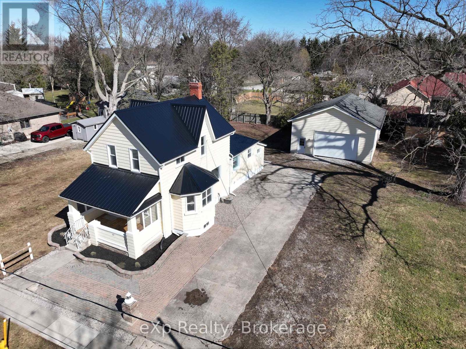 Single Family House for Sale in  WILLIAM STREET W North Middlesex (Parkhill) 