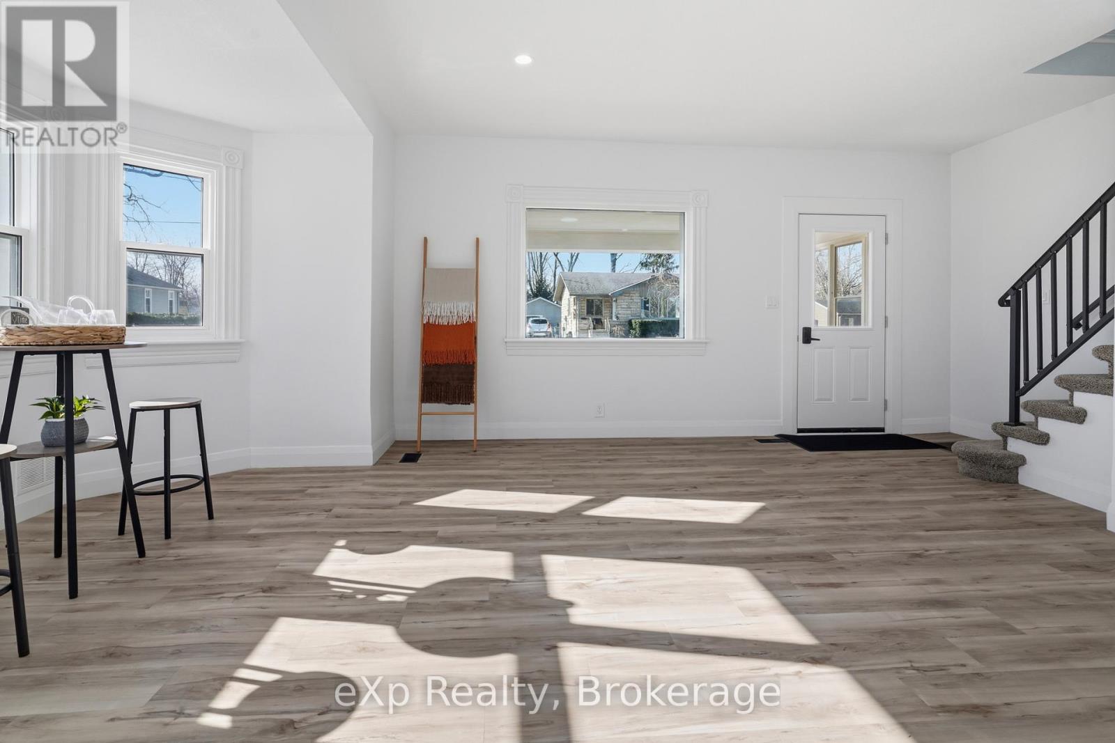 Single Family House for Sale in  WILLIAM STREET W North Middlesex (Parkhill) 