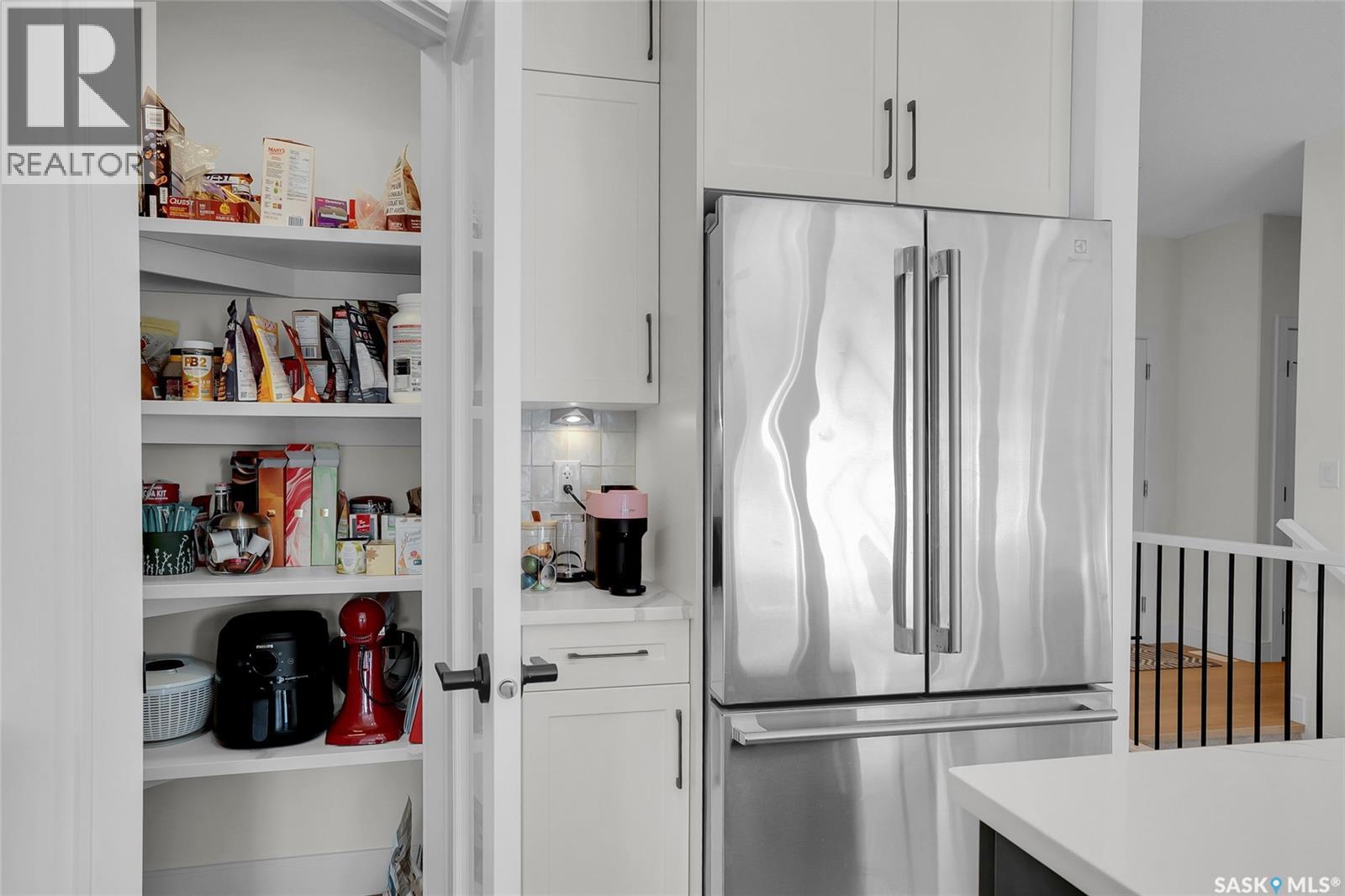 #9 437 PALMER CRESCENT - 11