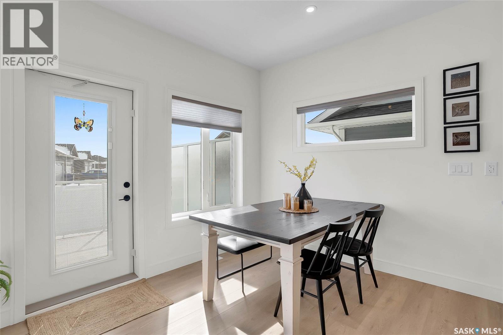 #9 437 PALMER CRESCENT - 12