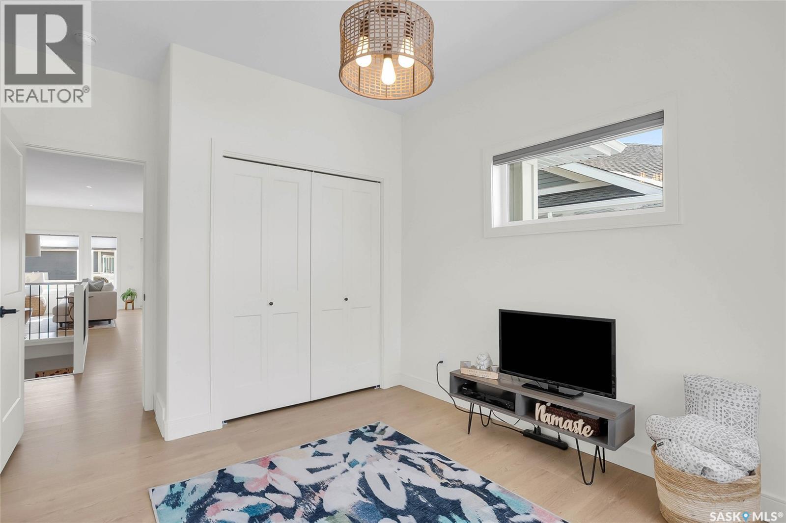 #9 437 PALMER CRESCENT - 18