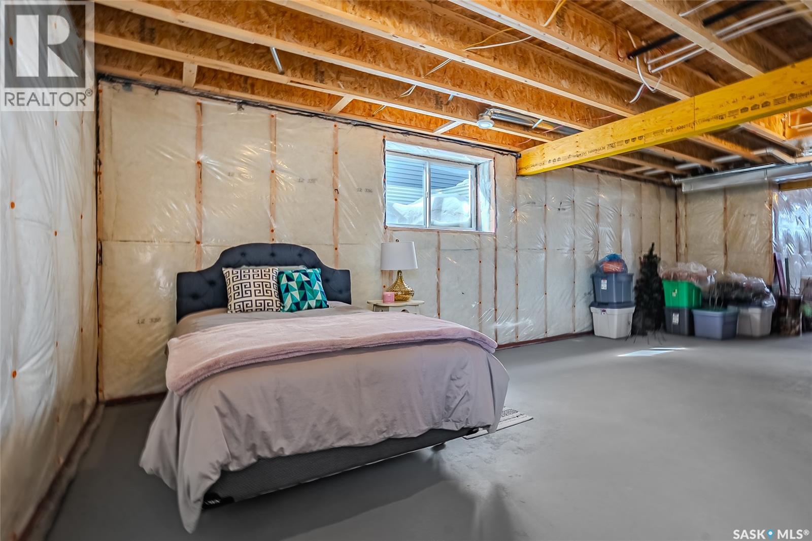 #9 437 PALMER CRESCENT - 25