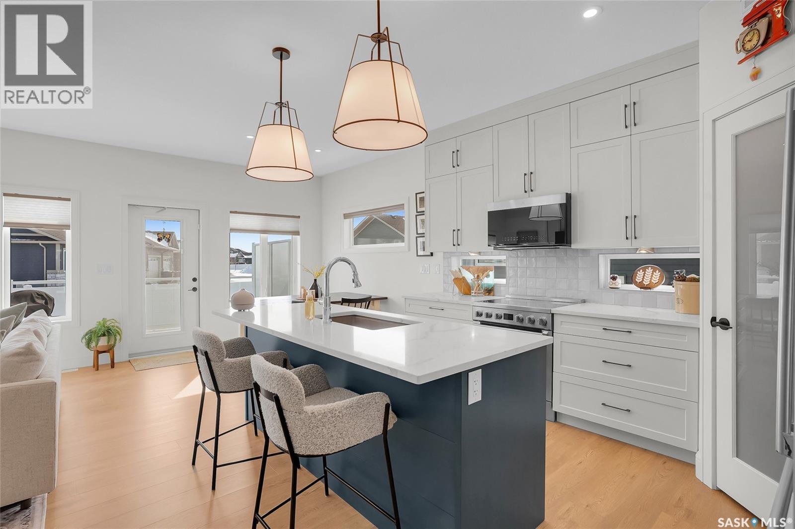 #9 437 PALMER CRESCENT - 6