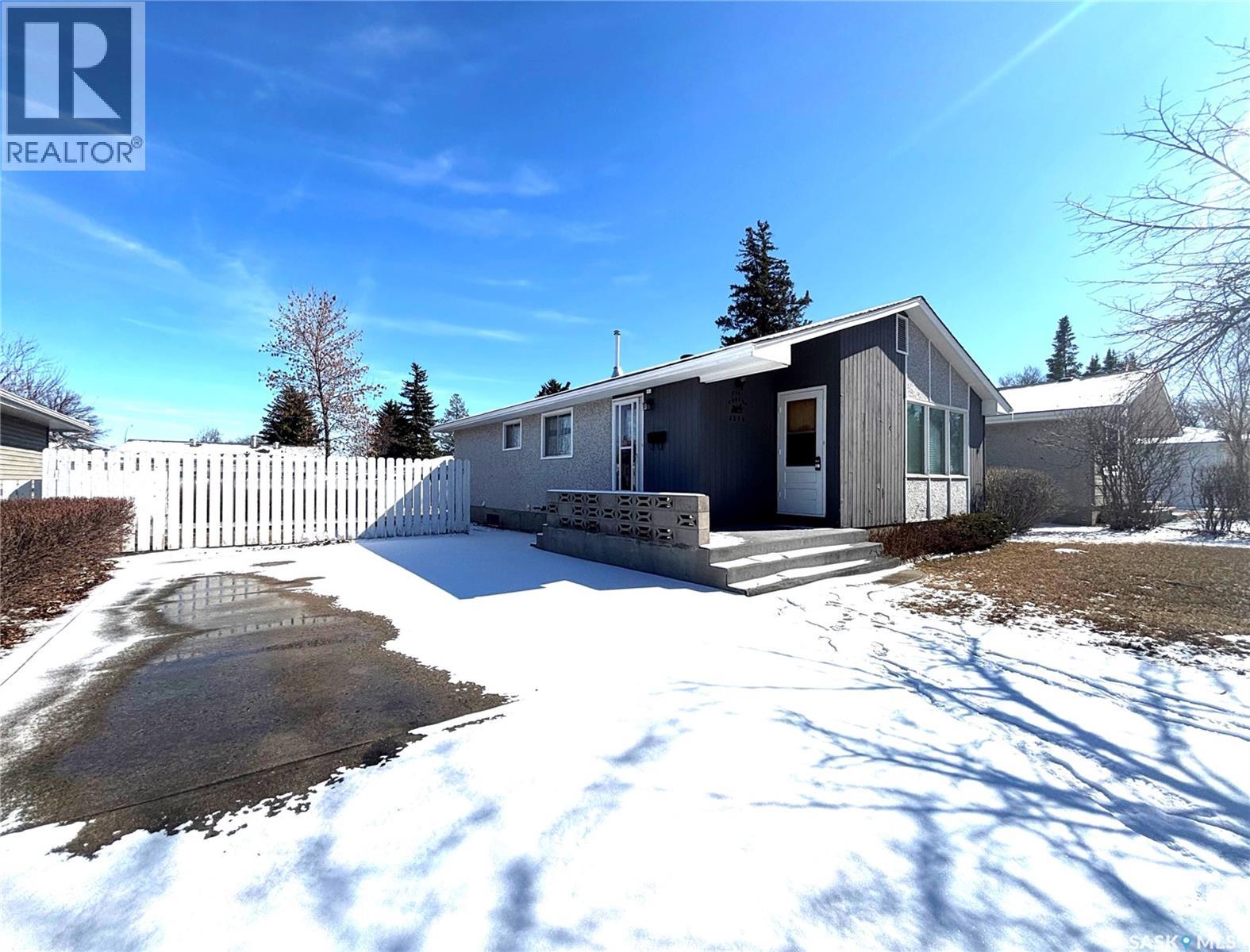 1356 King CRESCENT