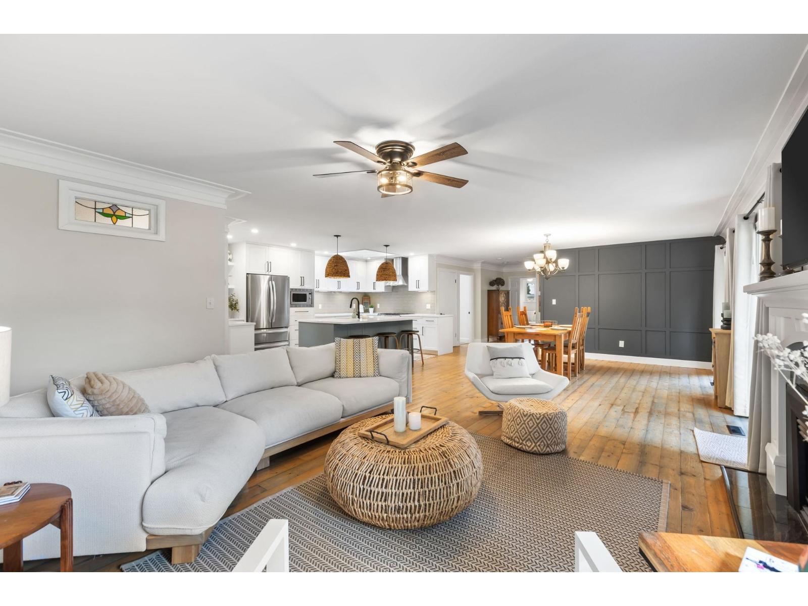 14015 MARINE DRIVE, White Rock