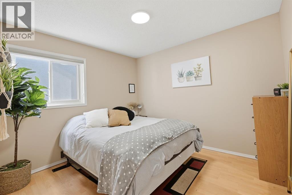 Single Family House Bi-level for Sale in  Hidden Valley Drive NW Hidden Valley Calgary 