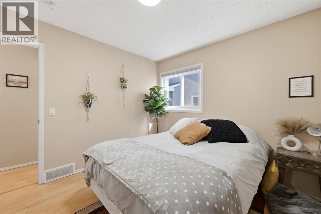 Single Family House Bi-level for Sale in  Hidden Valley Drive NW Hidden Valley Calgary 